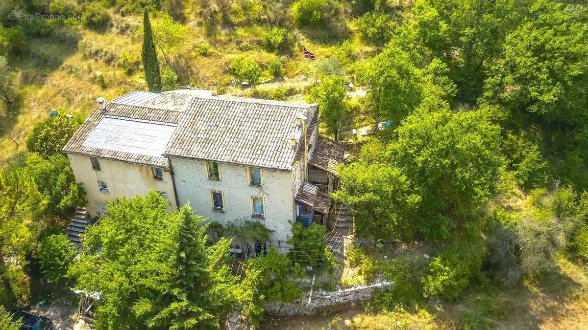 Maison à L&#039;ESCARENE