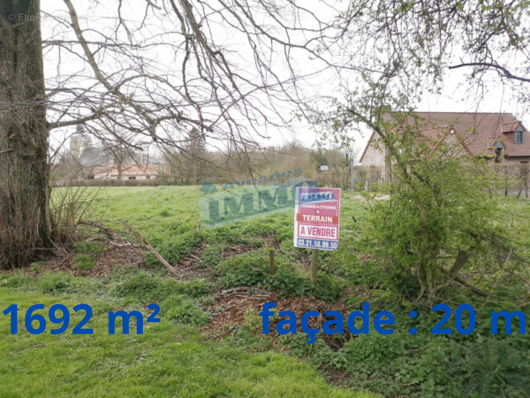 Terrain à AVERDOINGT