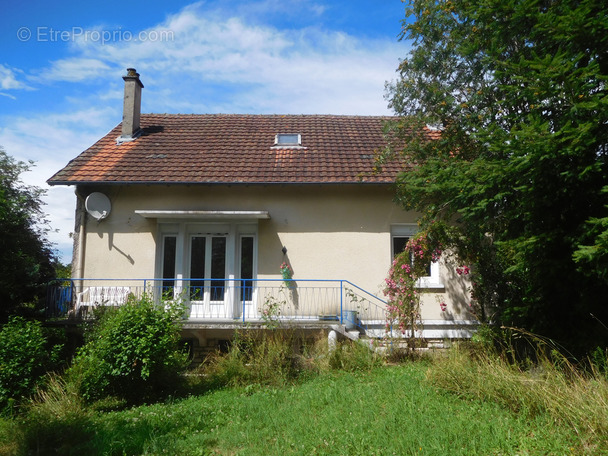 Maison à SAINT-YRIEIX-LA-PERCHE