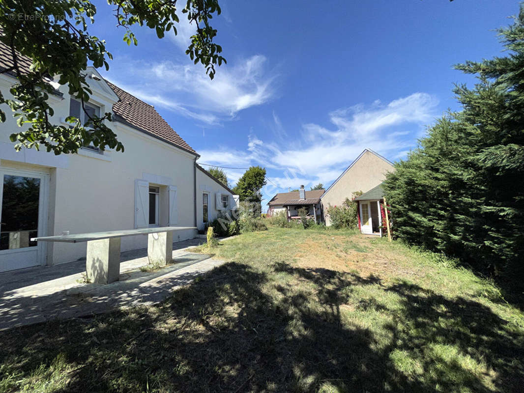 Maison à POULAINES