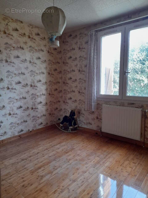 Maison à FAVERELLES