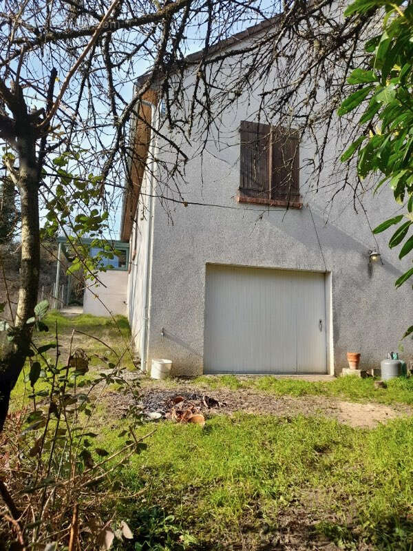 Maison à FAVERELLES