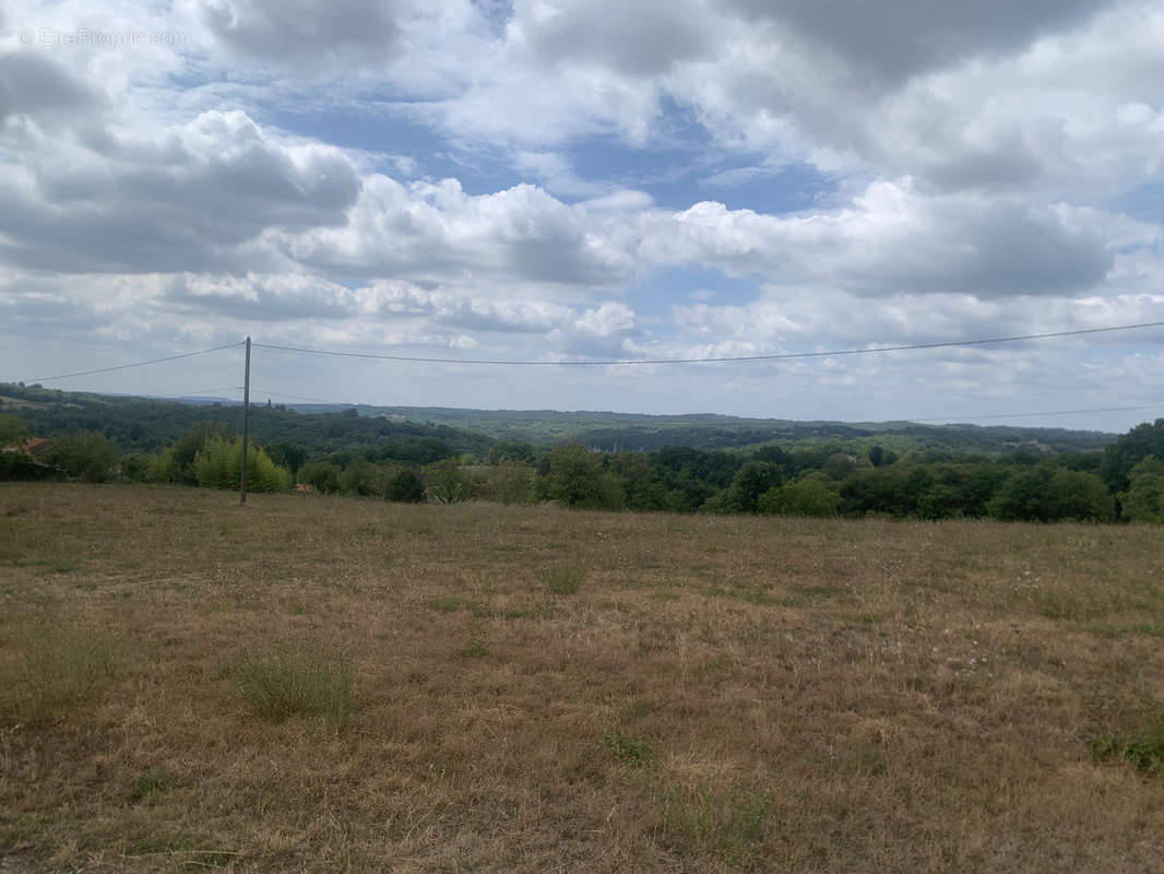 Terrain à MONTCABRIER