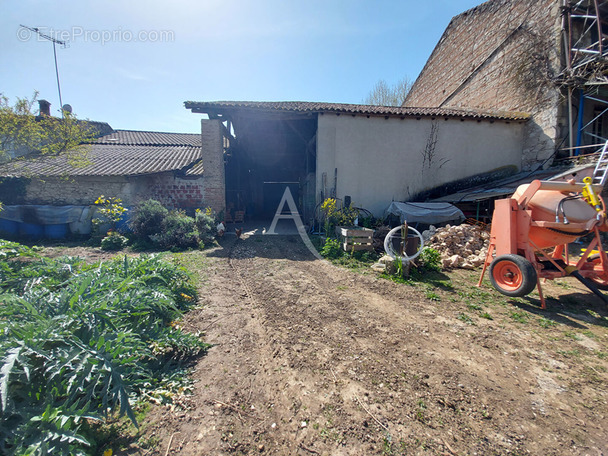 Maison à LAYRAC