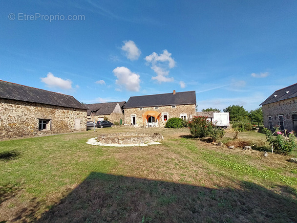 Maison à SAINT-GERMAIN-LE-FOUILLOUX