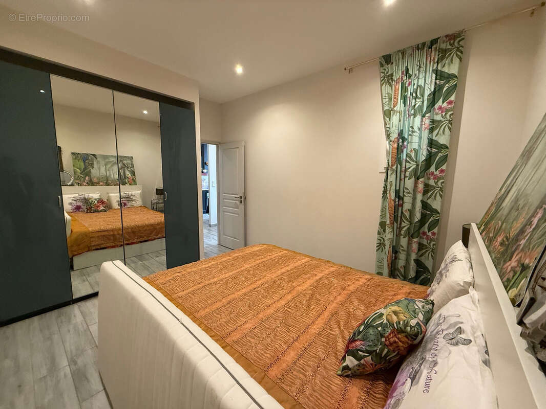 Appartement à MARSEILLE-6E