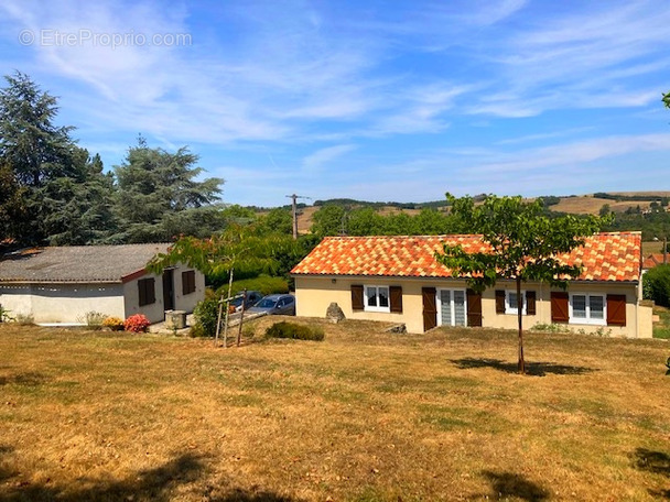 Maison à CAUDEVAL