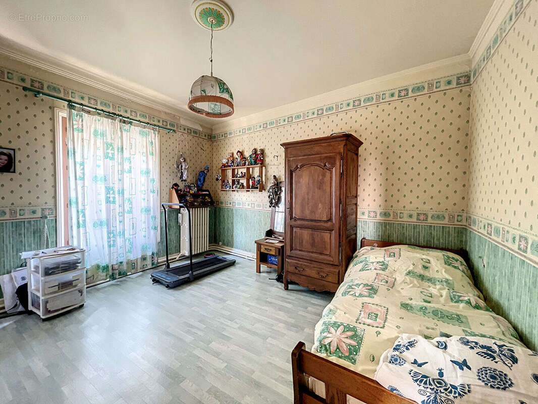 Maison à LE MESNIL-AUBRY