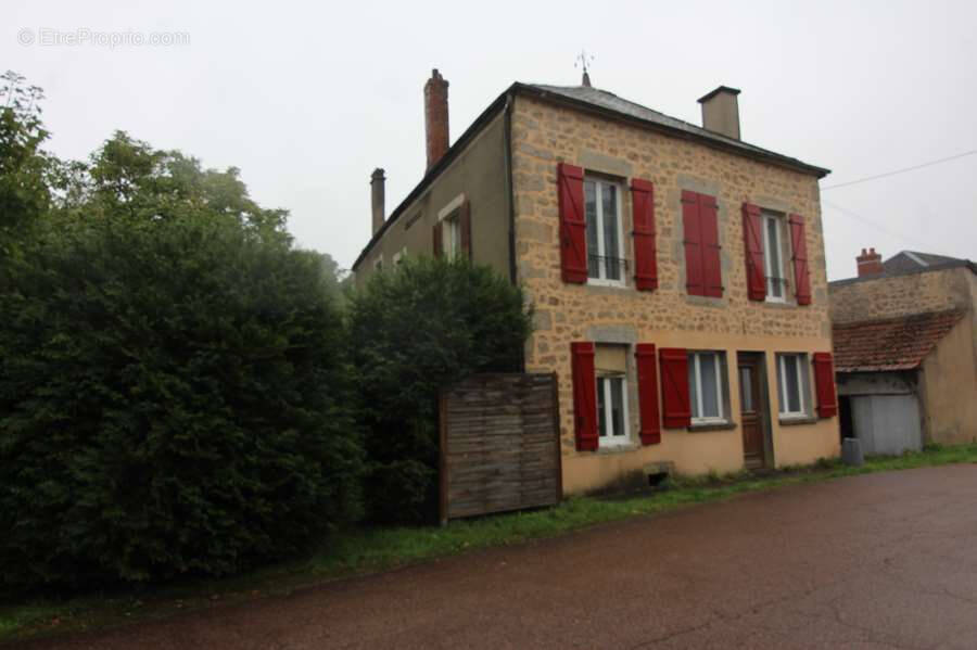 Maison à LORMES