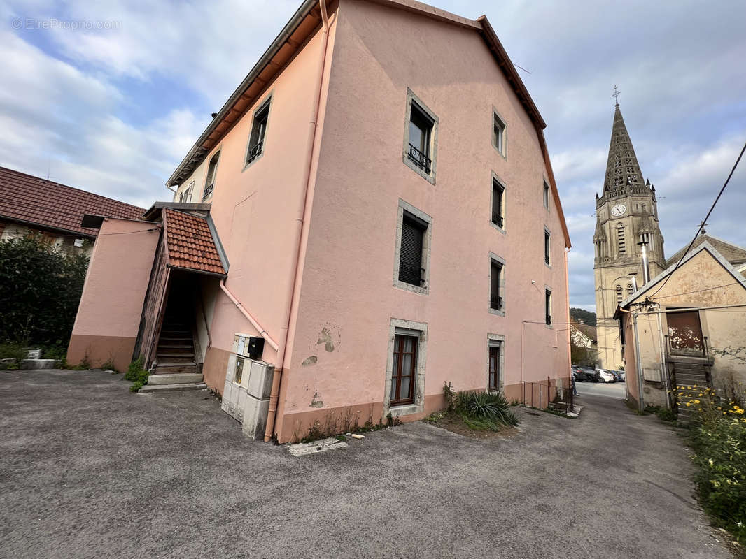 Commerce à PONT-DE-ROIDE