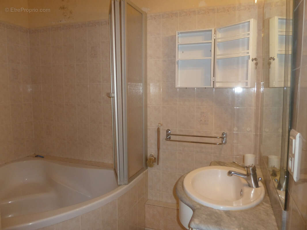 Maison à PUY-L&#039;EVEQUE