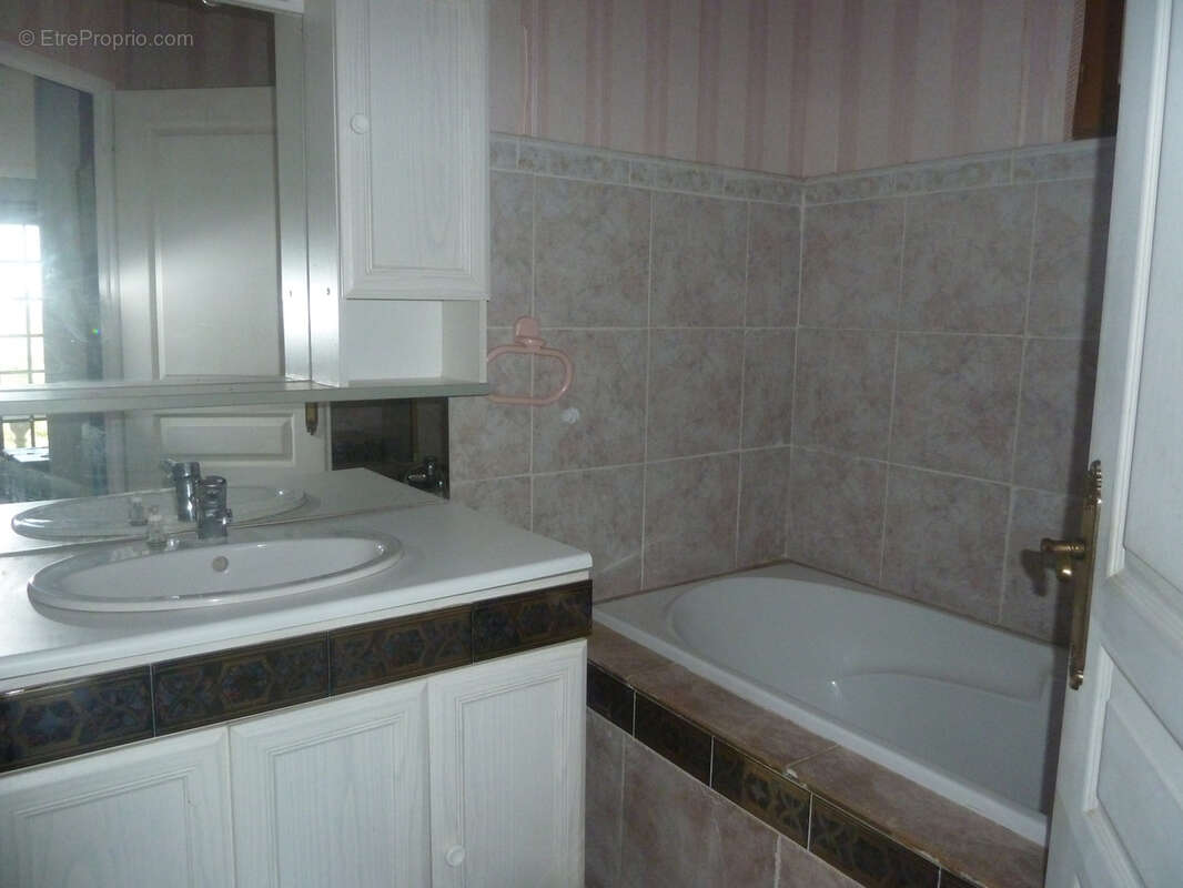 Maison à PUY-L&#039;EVEQUE