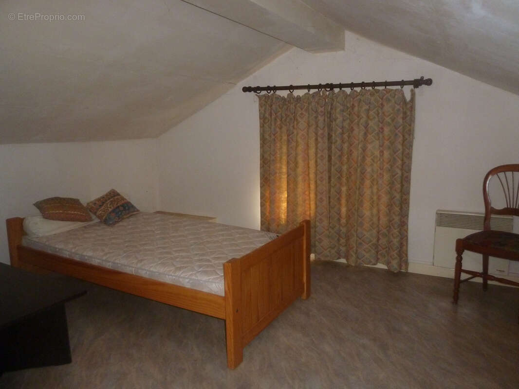 Maison à PUY-L&#039;EVEQUE