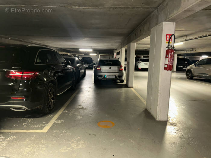 Parking à LEVALLOIS-PERRET