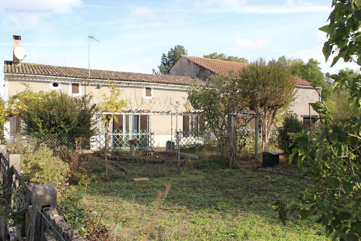 Maison à PORT-SAINTE-FOY-ET-PONCHAPT