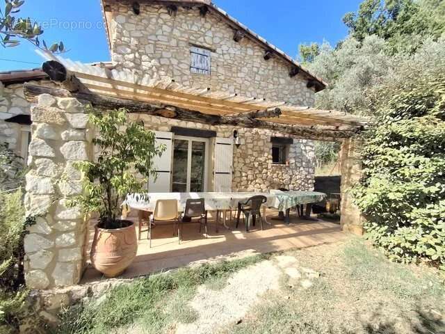 Maison à SAINT-PAUL-LE-JEUNE