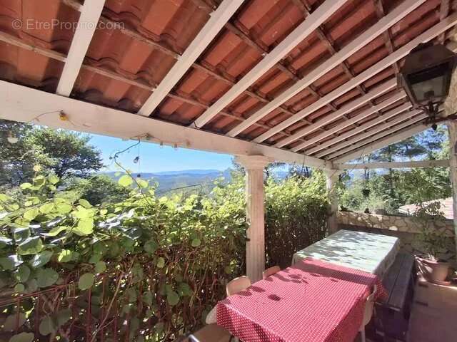 Maison à SAINT-PAUL-LE-JEUNE