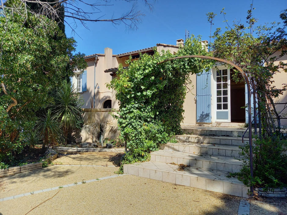 Maison à JONQUIERES