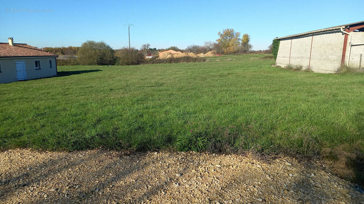 Terrain à SAINT-REMY