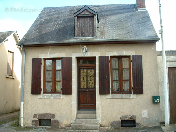 Maison à SAINT-AUBIN-DE-LOCQUENAY