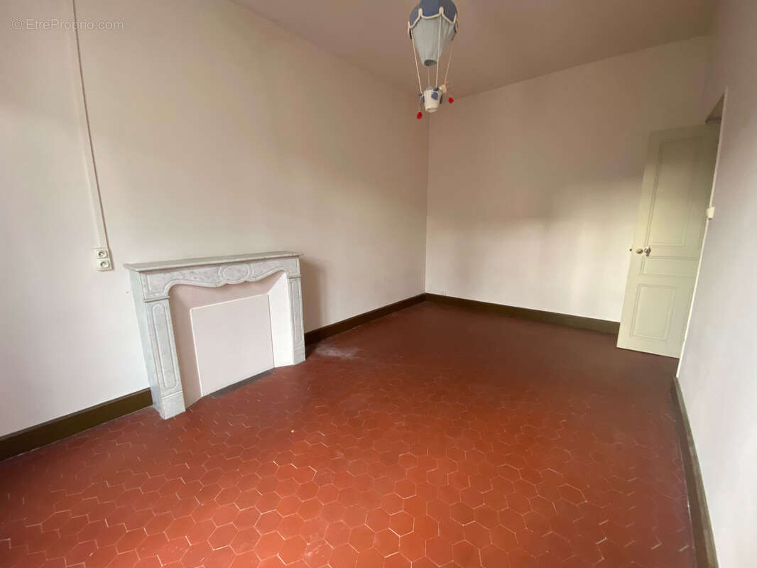 Maison à CAMARET-SUR-AIGUES