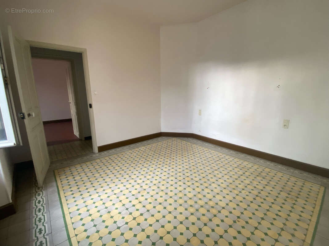 Maison à CAMARET-SUR-AIGUES