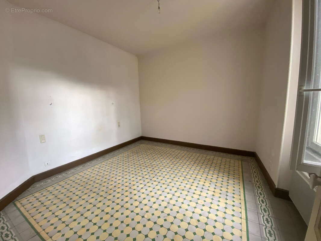 Maison à CAMARET-SUR-AIGUES