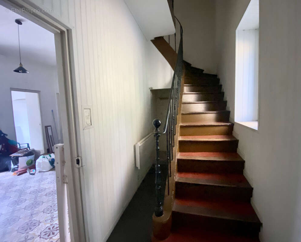 Maison à CAMARET-SUR-AIGUES