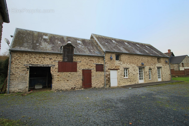 Maison à CORMOLAIN