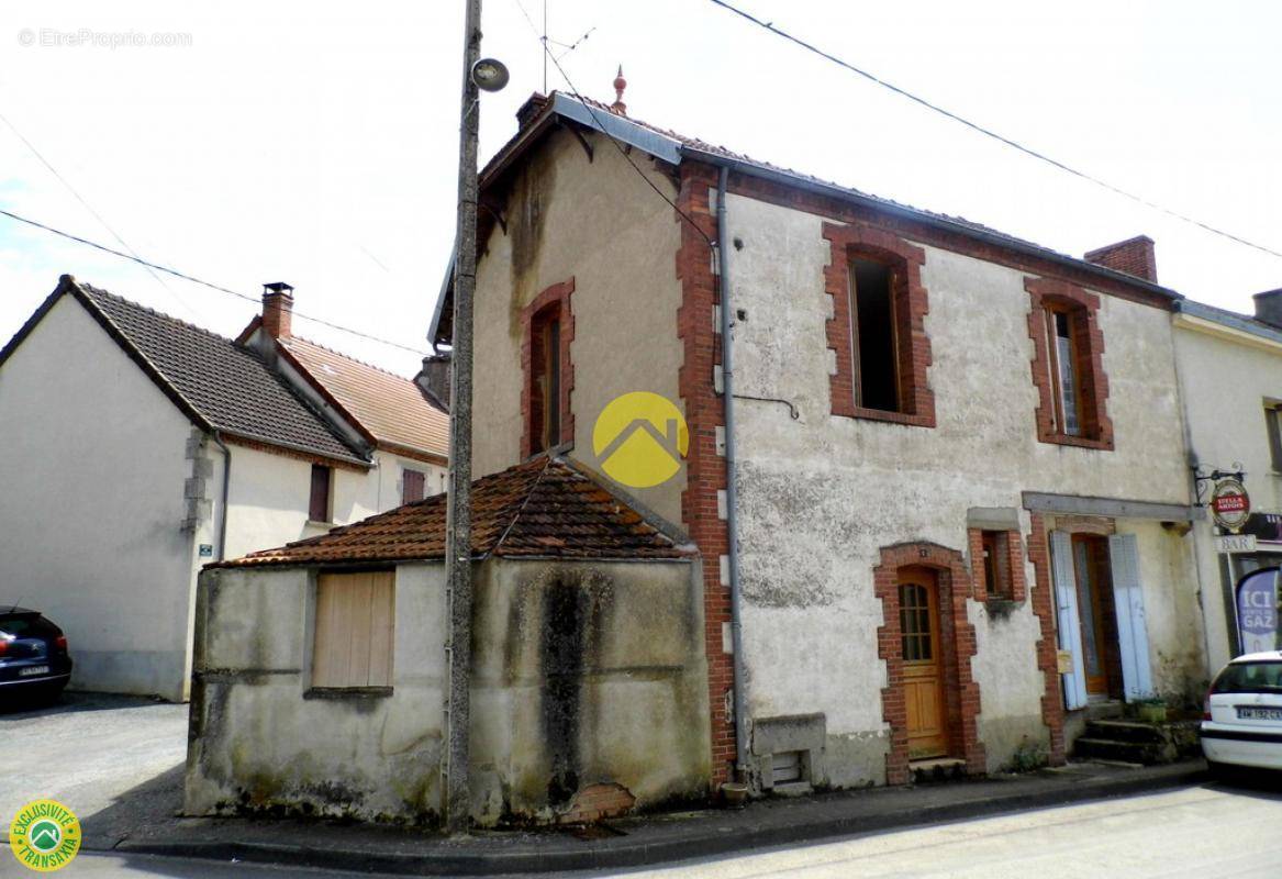 Maison à BOUSSAC