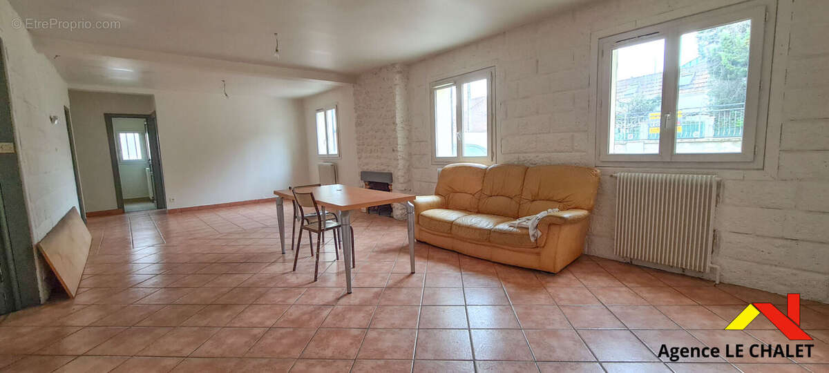 Maison à VILLENEUVE-LE-ROI