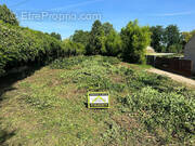 Terrain à SAINT-CYR-SUR-MORIN