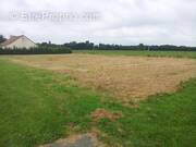 Terrain à L&#039;AIGLE