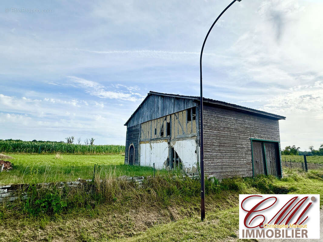 Terrain à GIFFAUMONT-CHAMPAUBERT