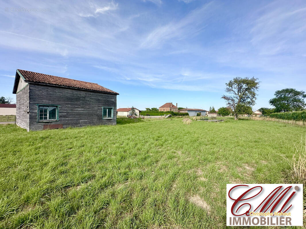 Terrain à GIFFAUMONT-CHAMPAUBERT