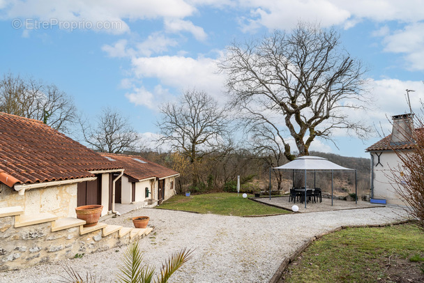 Maison à LAROQUE-TIMBAUT