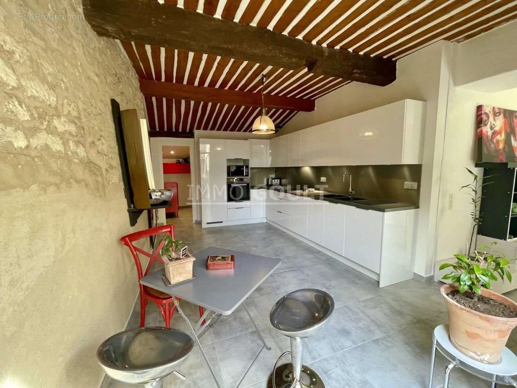 Appartement à BONNIEUX