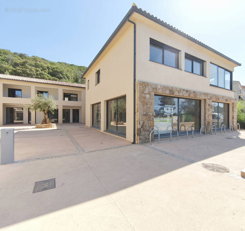 Commerce à PIETROSELLA