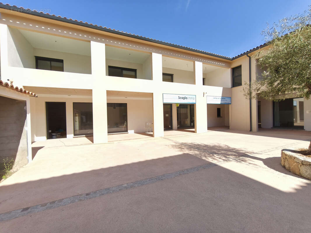 Commerce à PIETROSELLA