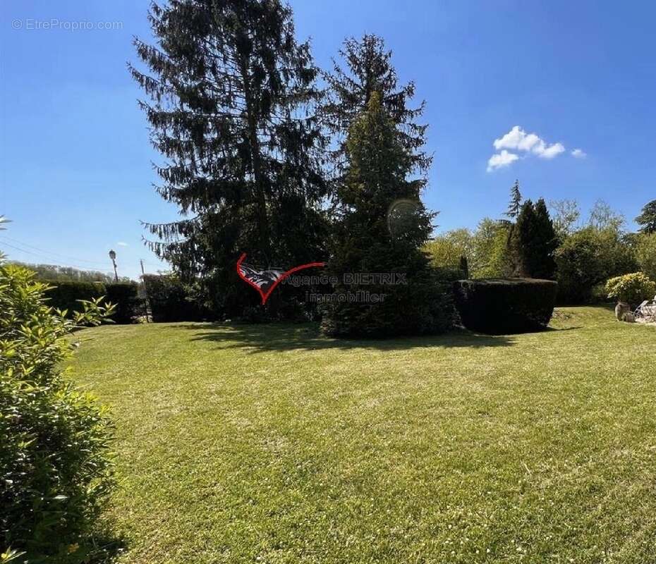 Terrain à VILLIERS-ADAM