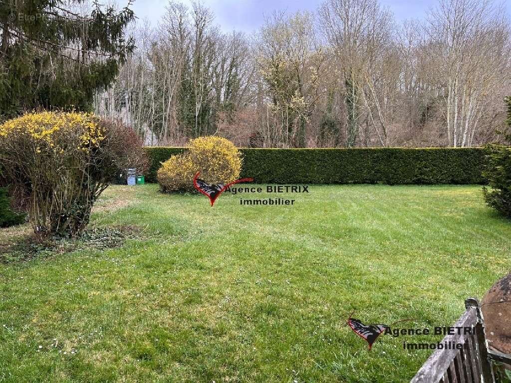 Terrain à VILLIERS-ADAM