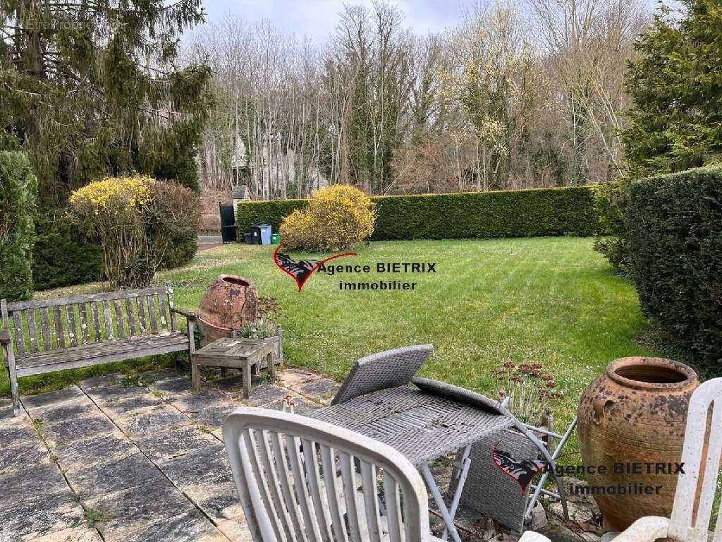 Terrain à VILLIERS-ADAM