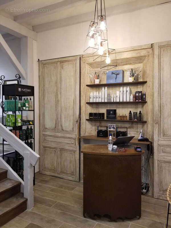 Commerce à ALBIGNY-SUR-SAONE