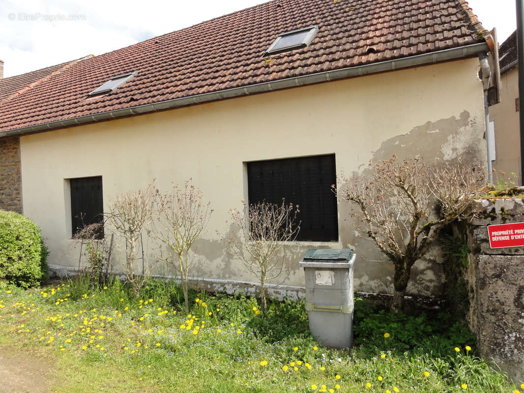 Maison à SAINT-MAURICE-LES-COUCHES