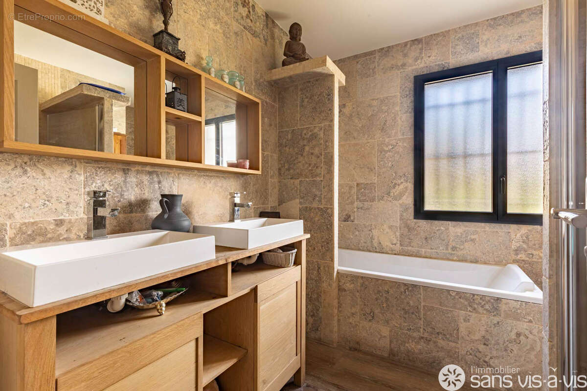 Maison à VERRIERES-LE-BUISSON