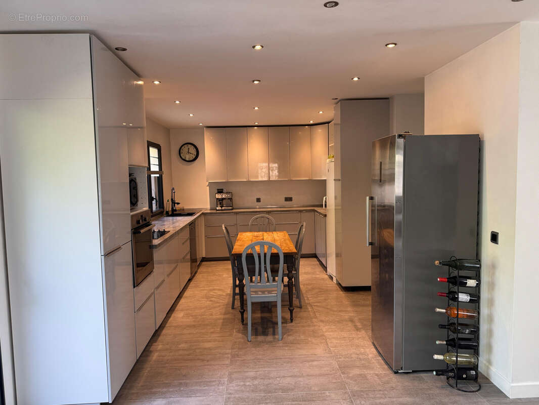 Maison à VERRIERES-LE-BUISSON