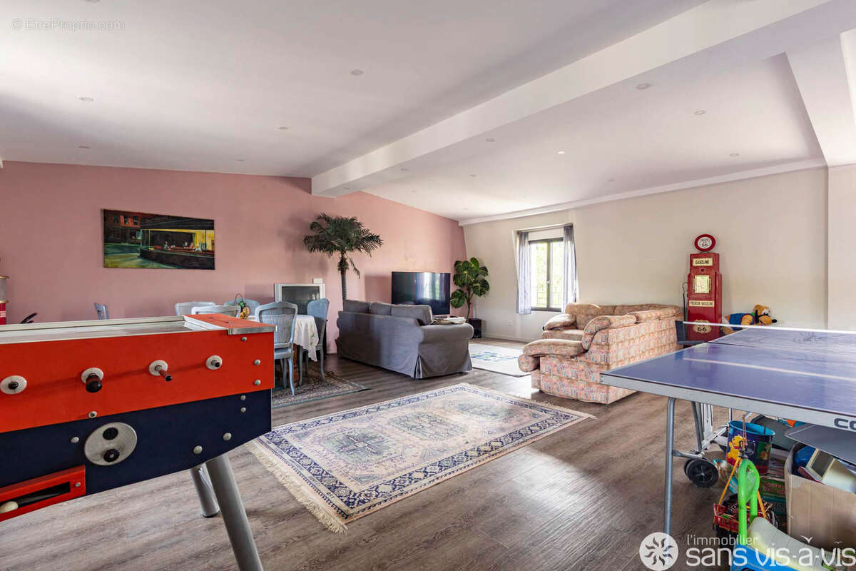 Maison à VERRIERES-LE-BUISSON