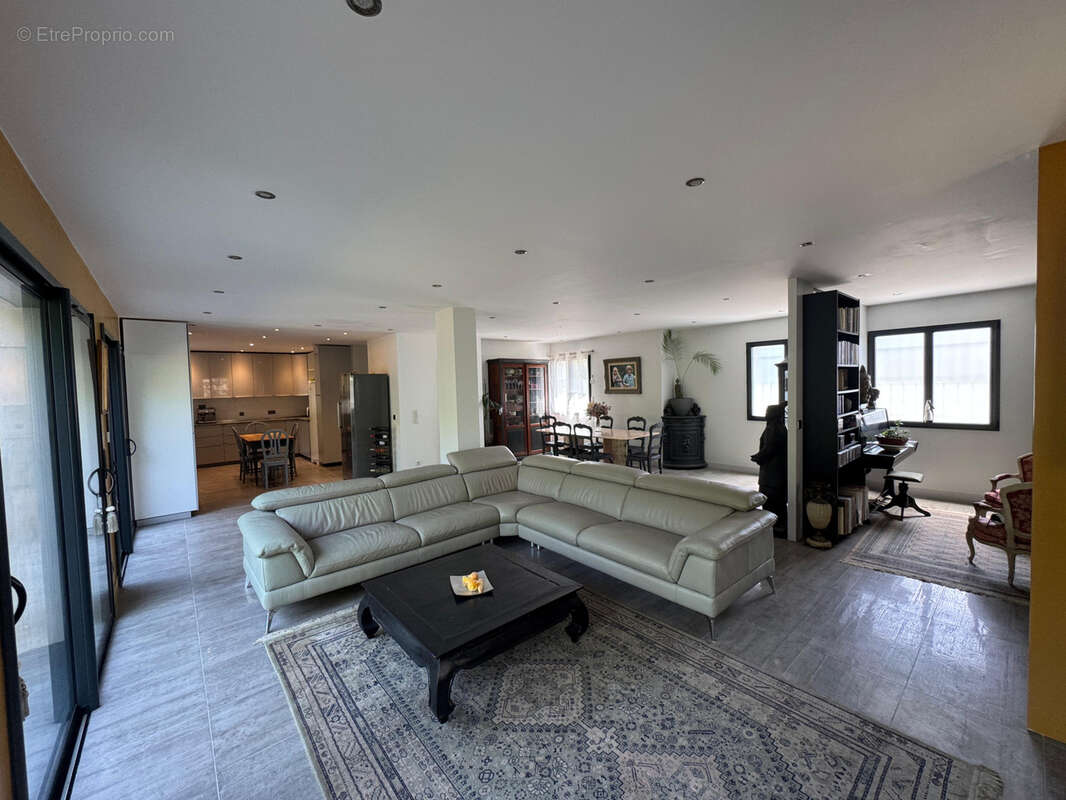 Maison à VERRIERES-LE-BUISSON