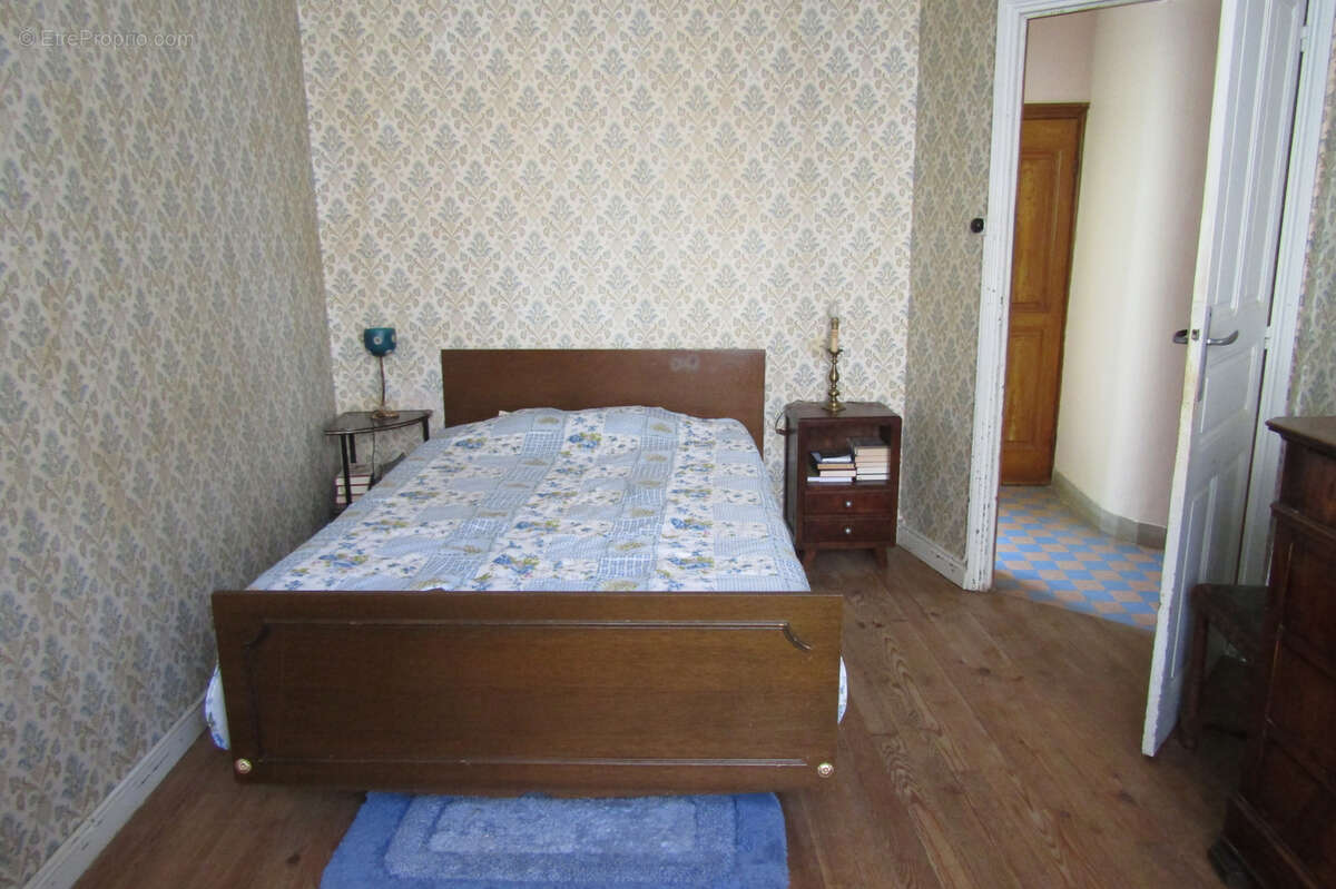 Maison à SEVERAC-LE-CHATEAU