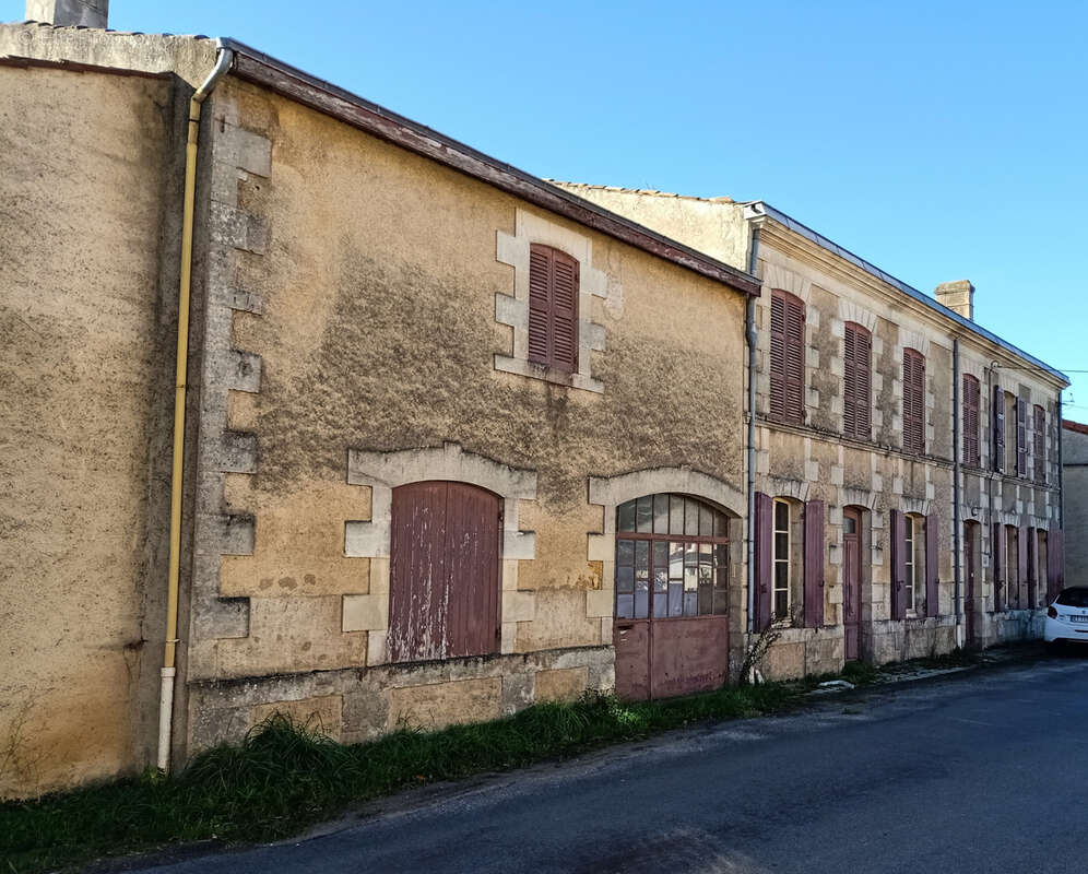 Maison à SAINT-CIERS-SUR-GIRONDE